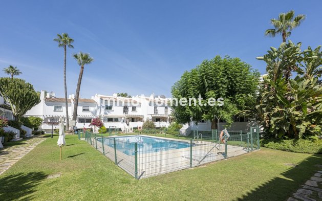Resale - Detached villa - Marbella - Nueva Andalucía
