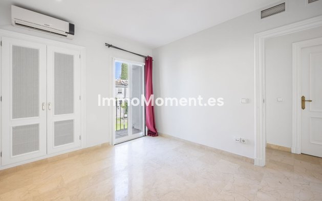 Resale - Detached villa - Marbella - Nueva Andalucía