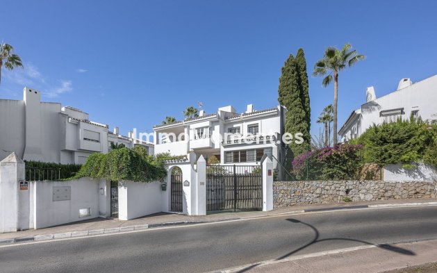 Resale - Detached villa - Marbella - Nueva Andalucía