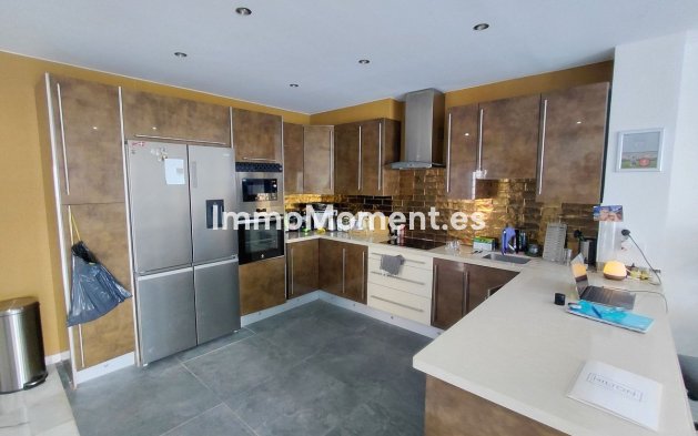 Resale - Apartment - Benahavís - Benahavís Centro