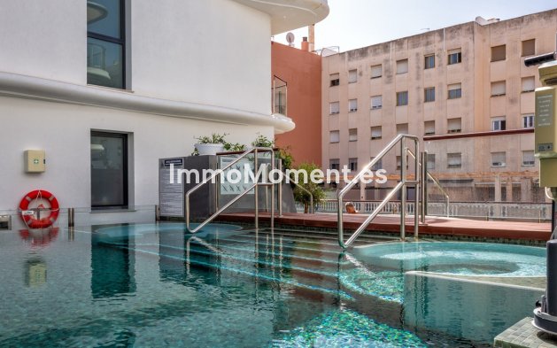 Resale - Apartment - Estepona - Estepona Centro