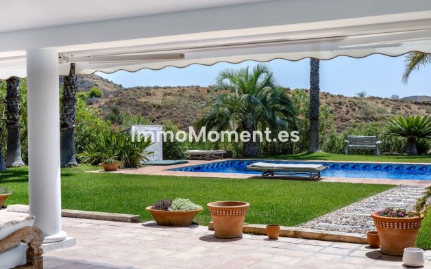 Bestaande woning - Vrijstaande villa - Binnenland  - Alhaurín el Grande Centro
