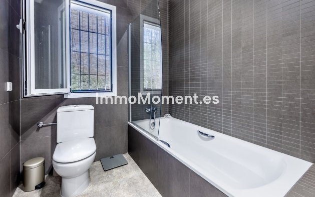 Bestaande woning - Vrijstaande villa - Binnenland  - Alhaurín el Grande Centro