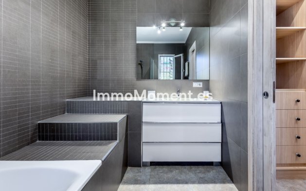 Bestaande woning - Vrijstaande villa - Binnenland  - Alhaurín el Grande Centro