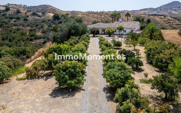 Bestaande woning - Vrijstaande villa - Binnenland  - Alhaurín el Grande Centro