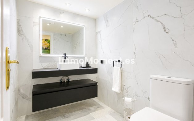 Resale - Apartment - Marbella - Guadalmina Baja