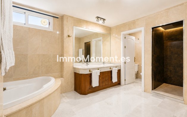 Resale - Apartment - Marbella - Guadalmina Baja
