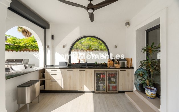 Resale - Detached villa - Marbella - Nueva Andalucía