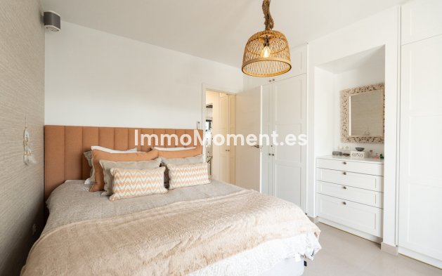 Resale - Detached villa - Marbella - Nueva Andalucía