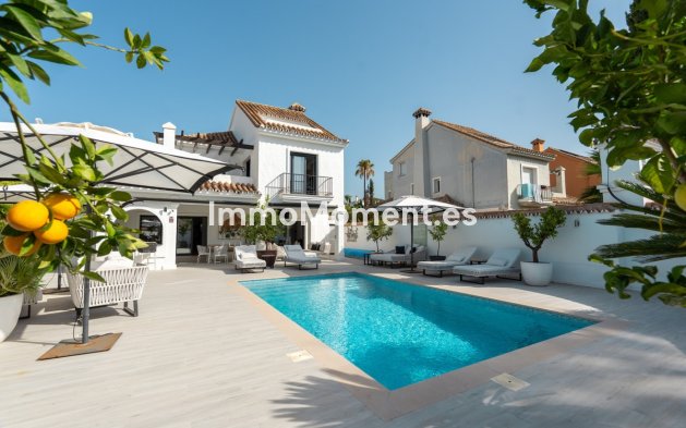 Resale - Detached villa - Marbella - Nueva Andalucía