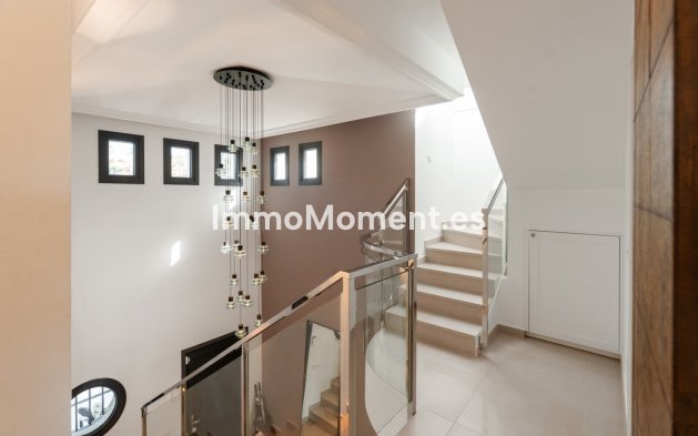 Resale - Detached villa - Marbella - Nueva Andalucía