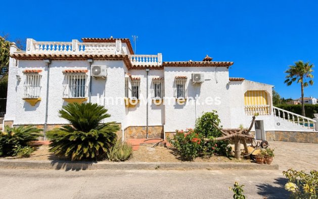 Resale - Detached villa - Estepona - Estepona Centro