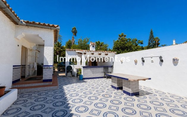 Resale - Detached villa - Estepona - Estepona Centro