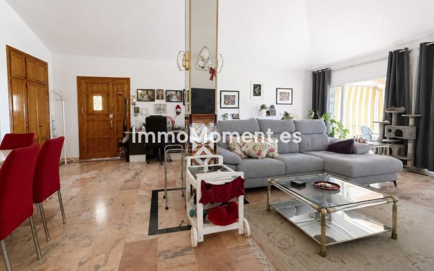 Resale - Detached villa - Estepona - Estepona Centro