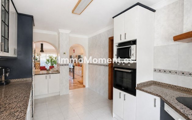 Resale - Detached villa - Estepona - Estepona Centro