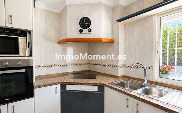 Resale - Detached villa - Estepona - Estepona Centro