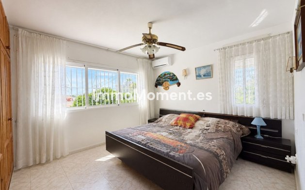 Resale - Detached villa - Estepona - Estepona Centro