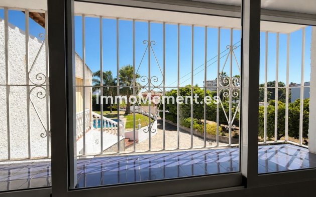 Resale - Detached villa - Estepona - Estepona Centro