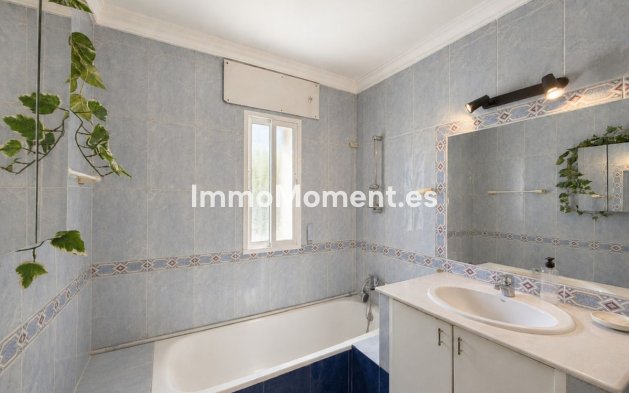 Resale - Detached villa - Estepona - Estepona Centro