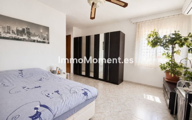 Resale - Detached villa - Estepona - Estepona Centro