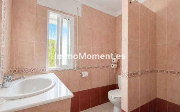 Resale - Detached villa - Estepona - Estepona Centro