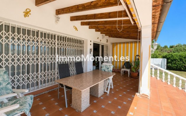 Resale - Detached villa - Estepona - Estepona Centro