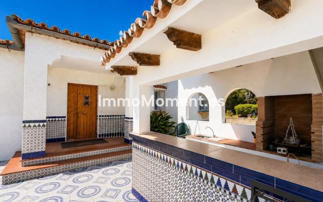 Resale - Detached villa - Estepona - Estepona Centro