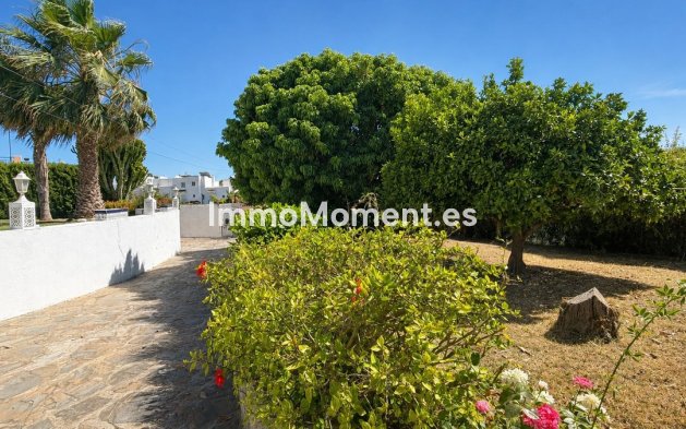 Resale - Detached villa - Estepona - Estepona Centro