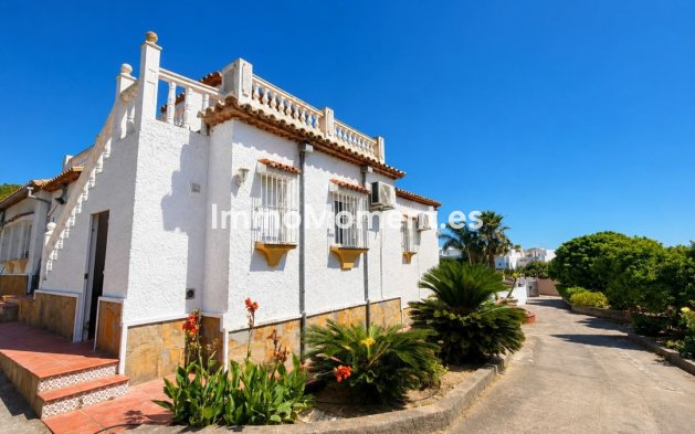 Resale - Detached villa - Estepona - Estepona Centro