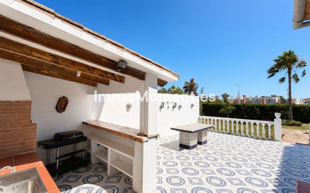 Resale - Detached villa - Estepona - Estepona Centro