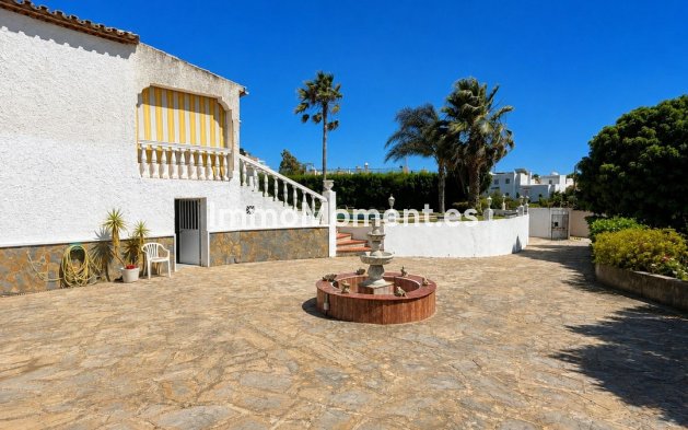 Resale - Detached villa - Estepona - Estepona Centro