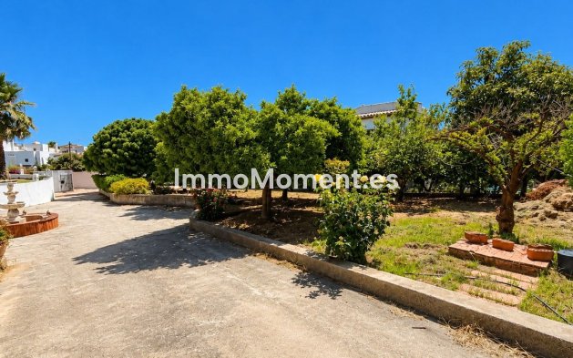 Resale - Detached villa - Estepona - Estepona Centro