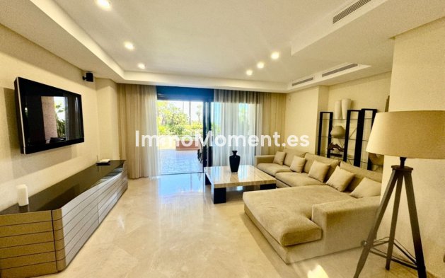 Resale - Apartment - Marbella - Puerto Banús