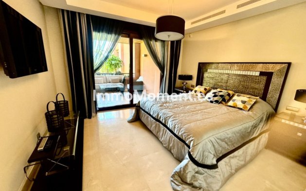 Resale - Apartment - Marbella - Puerto Banús