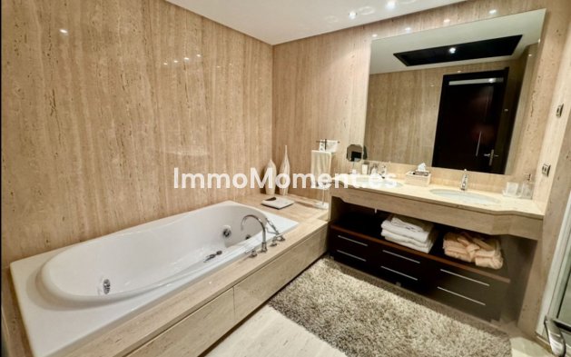 Resale - Apartment - Marbella - Puerto Banús