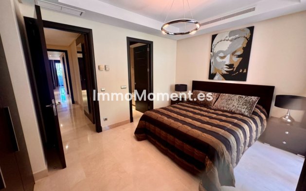 Resale - Apartment - Marbella - Puerto Banús