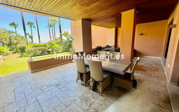 Resale - Apartment - Marbella - Puerto Banús