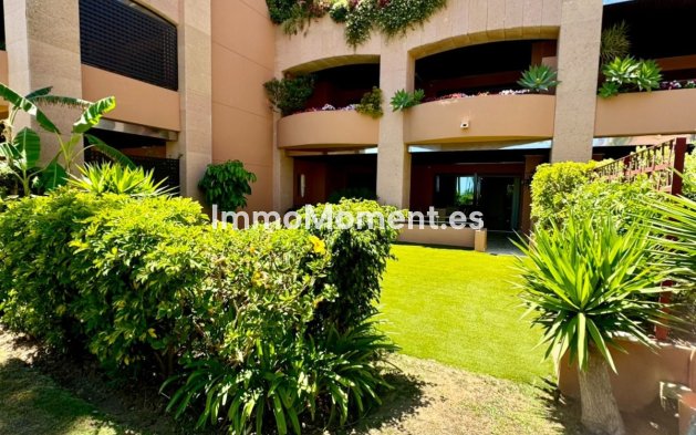 Resale - Apartment - Marbella - Puerto Banús