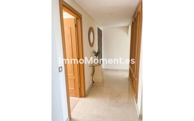Resale - Apartment - Benahavís - Benahavís Centro
