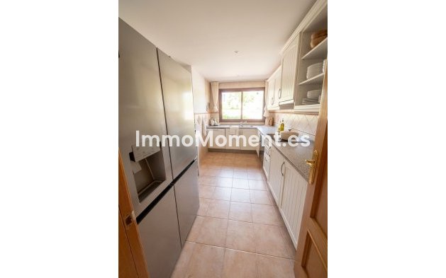 Resale - Apartment - Benahavís - Benahavís Centro