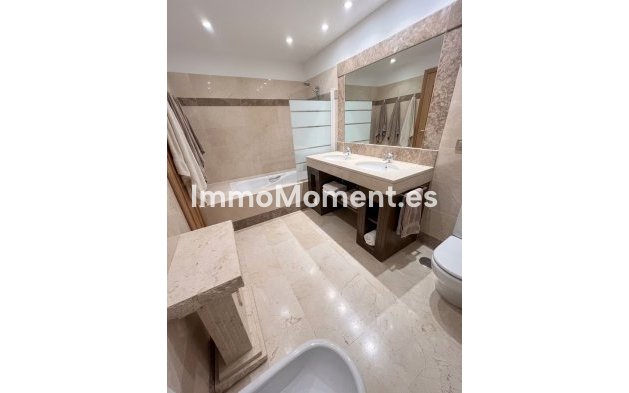 Resale - Apartment - Benahavís - Benahavís Centro