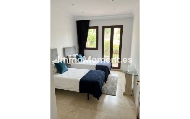 Resale - Apartment - Benahavís - Benahavís Centro