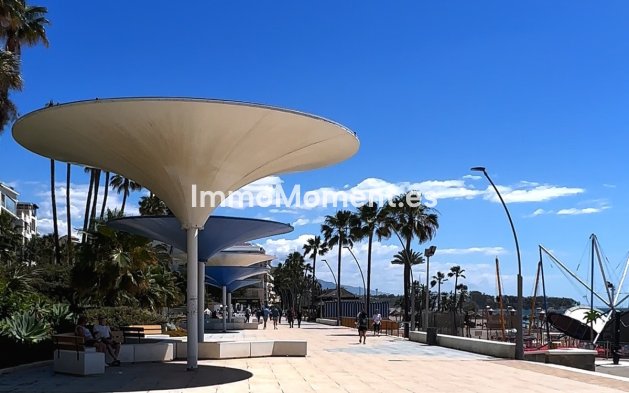 Resale - Apartment - Estepona - Estepona Centro