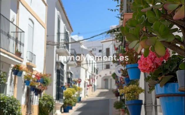 Resale - Apartment - Estepona - Estepona Centro