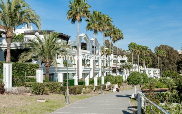 Resale - Apartment - Estepona - Estepona Centro