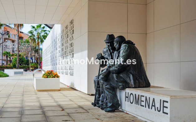 Resale - Apartment - Estepona - Estepona Centro