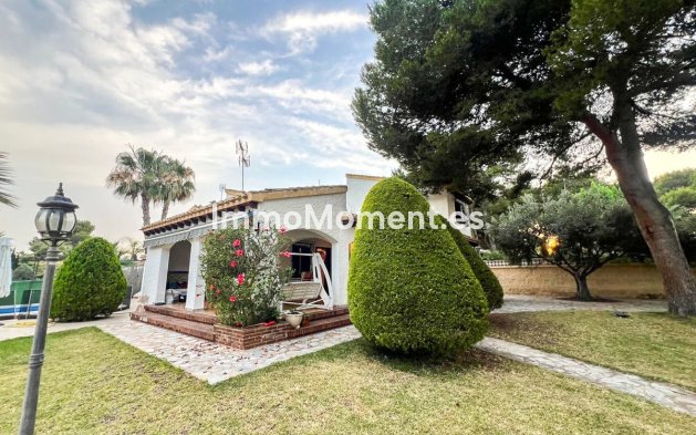 Resale - Detached villa - Orihuela - Punta Prima
