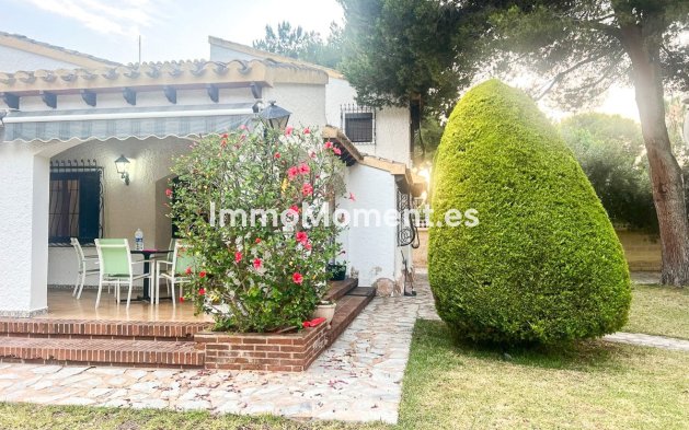 Resale - Detached villa - Orihuela - Punta Prima