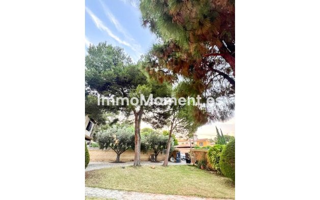 Resale - Detached villa - Orihuela - Punta Prima