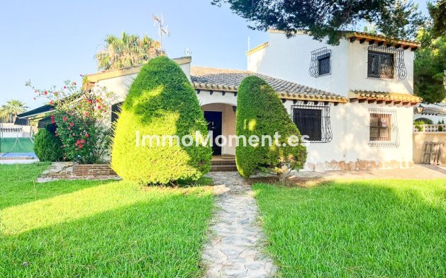 Resale - Detached villa - Orihuela - Punta Prima